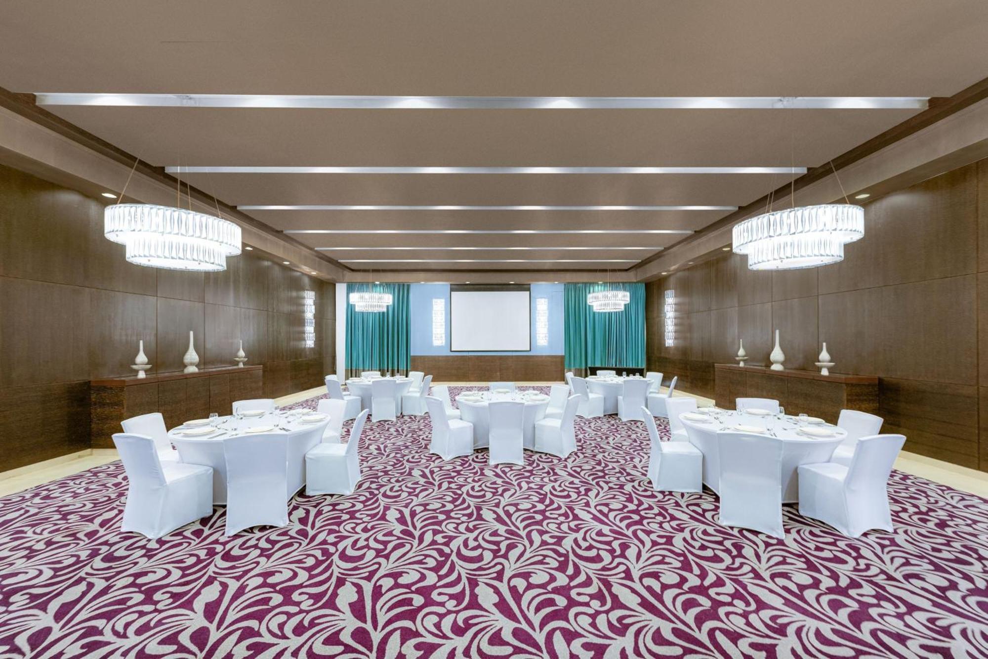 Four Points By Sheraton Al-Ain Eksteriør billede Meeting room